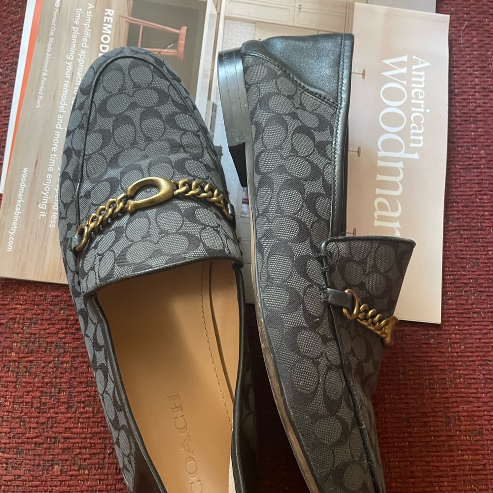 Coach Signature Black Loafers with Gold Chain - Picture 6 of 8